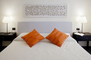 Classic Room (Liberty) | Hypo-allergenic bedding, individually decorated, individually furnished - Palazzo Lombardo (Florence)