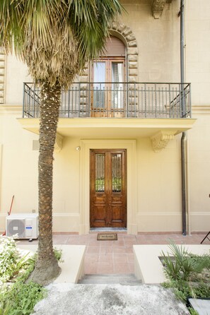 Entrada de la propiedad