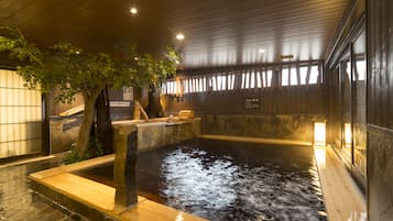Sauna, Whirlpool, Dampfbad, Thermalbad/Mineralquelle