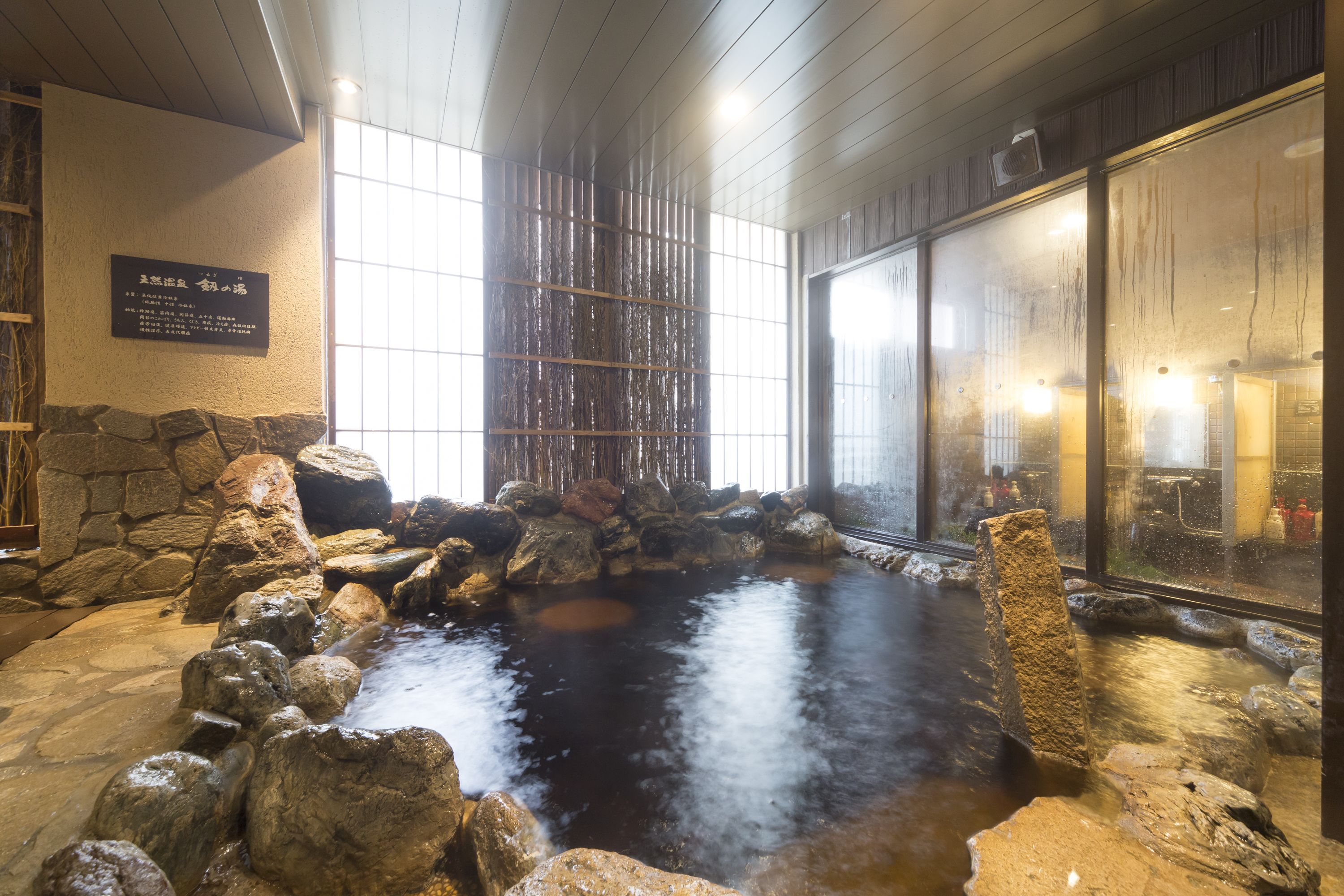 sauna, hot tub, steam room, hot springs/mineral springs
