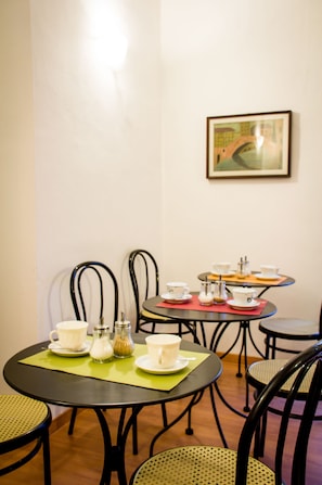 Breakfast area - Residenza Betta (Florence)