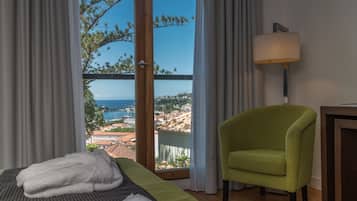 1 bedroom, minibar, in-room safe, desk