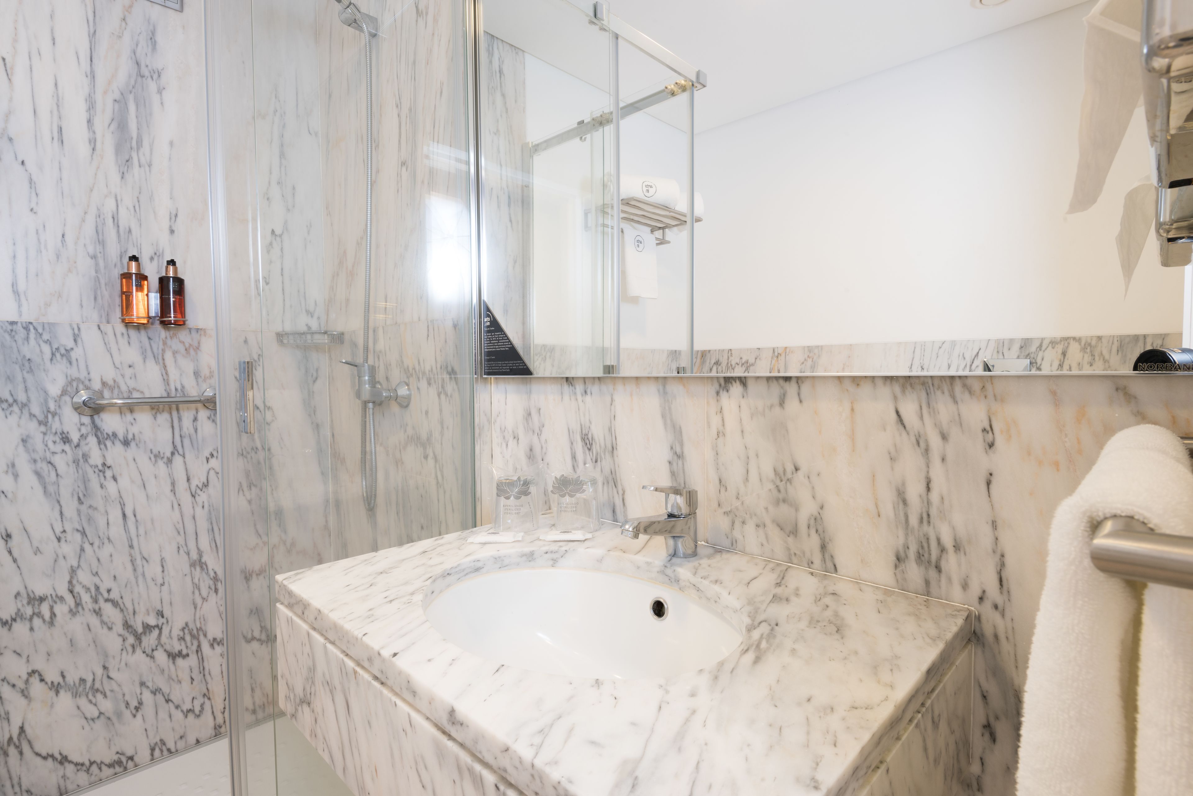 deluxe studio (sea view) | bathroom | shower, rainfall showerhead, free toiletries, hair dryer