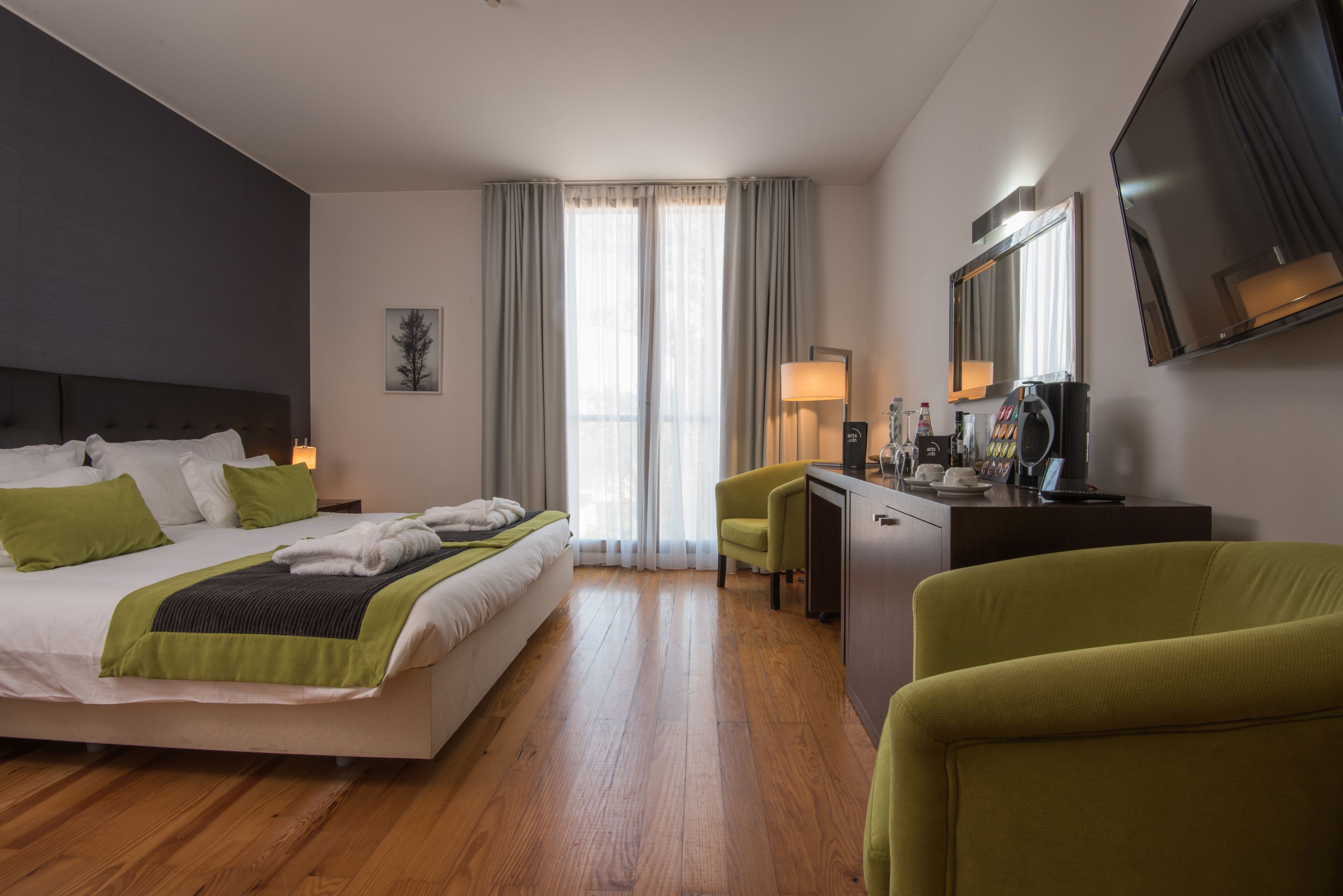 studio, sea view | 1 bedroom, minibar, in-room safe, desk