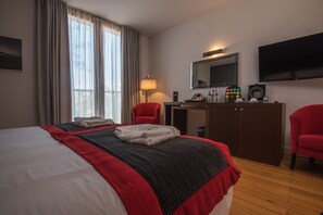 Basic Studio (Rear View) | Minibar, in-room safe, desk, free WiFi - Arts In Hotel Conde Carvalhal (Funchal)