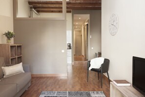 Flat-screen TV - Easy Sleep Gaudi Terrace (Barcelona)