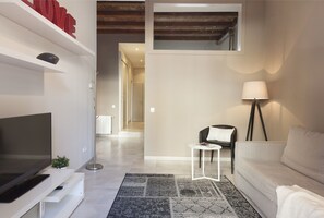 Flat-screen TV - Easy Sleep Gaudi Terrace (Barcelona)