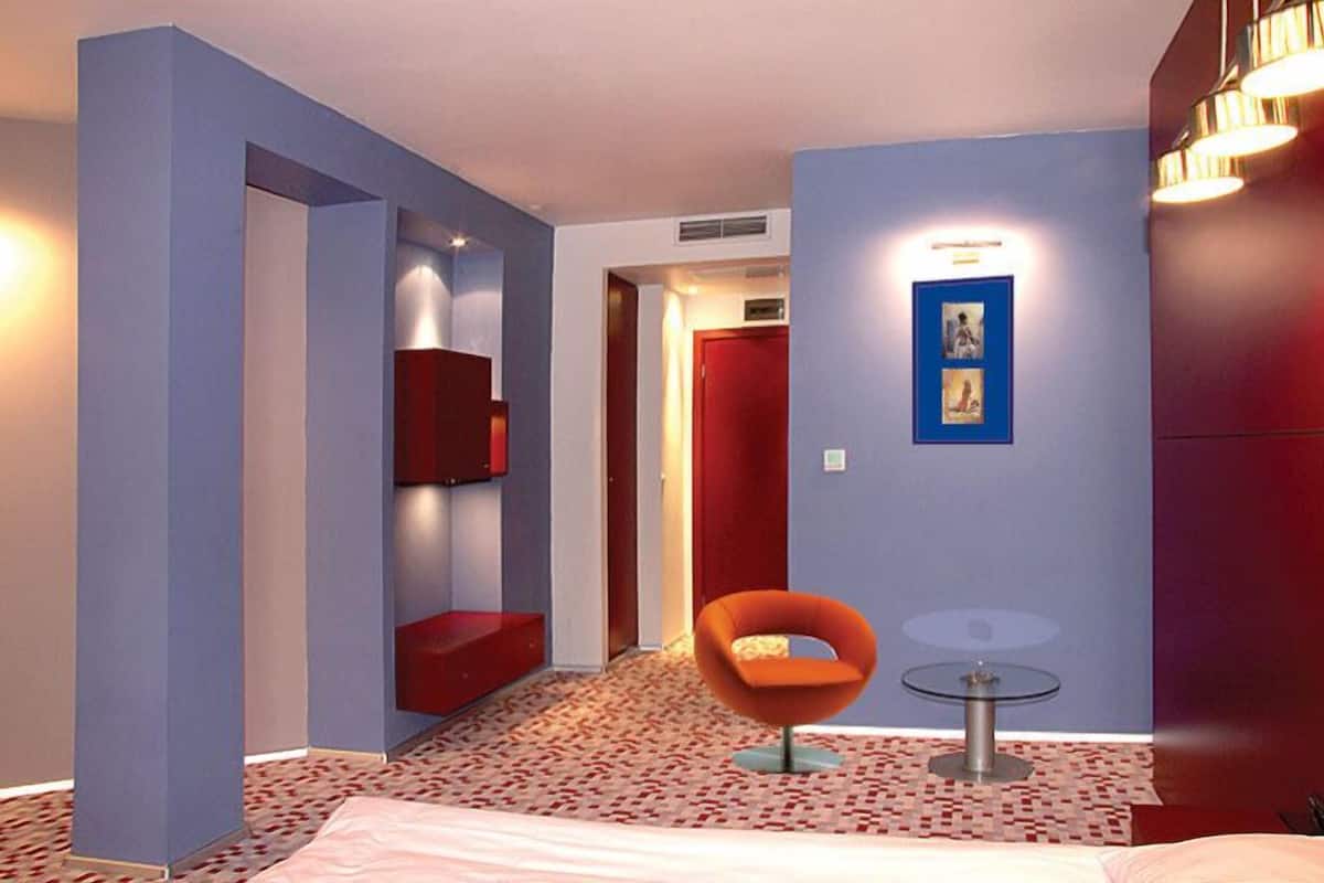 minibar, in-room safe, desk, soundproofing