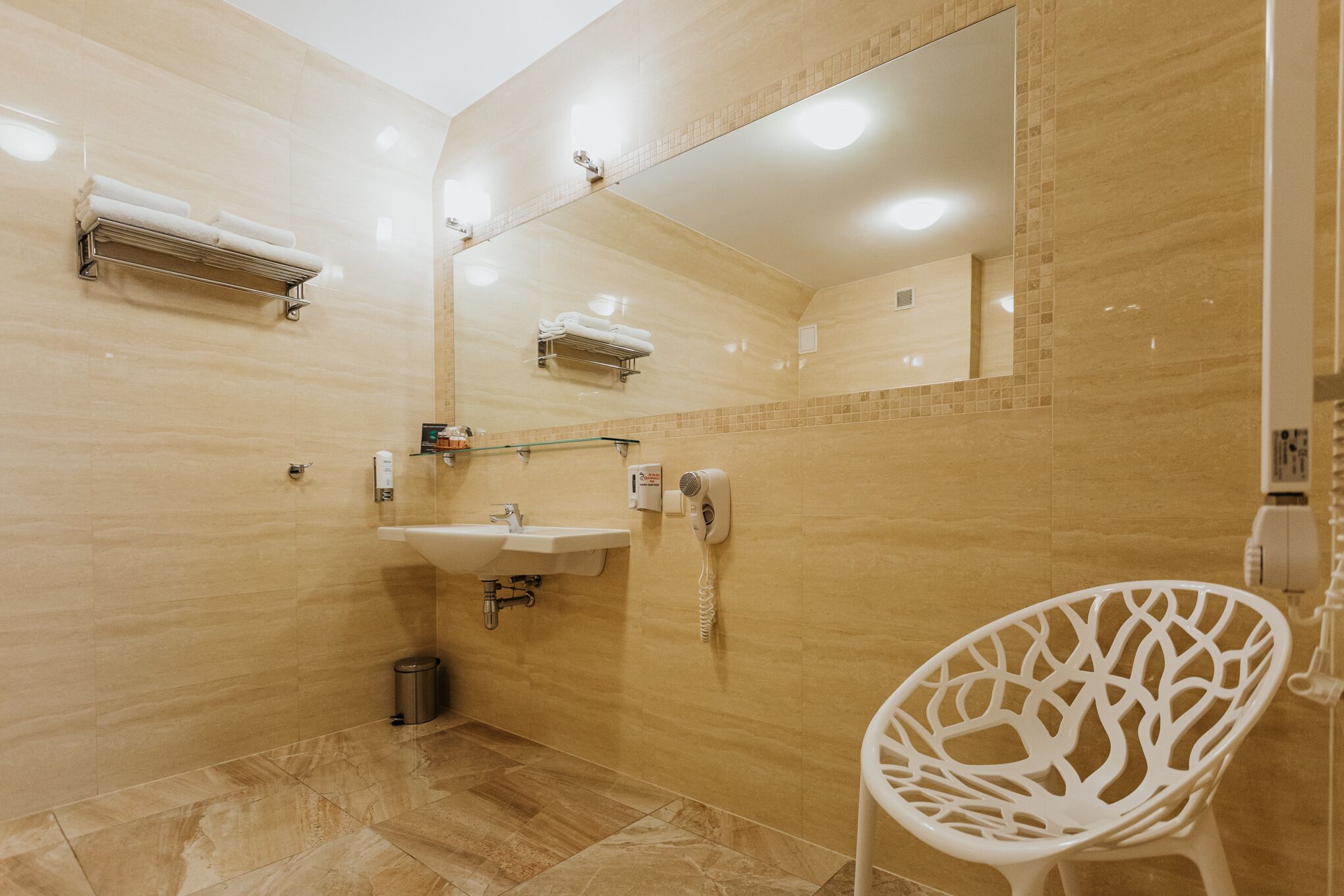 1 bedroom, in-room safe, desk, free wifi