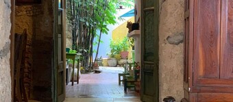 La Casa del Barrio - Hostel