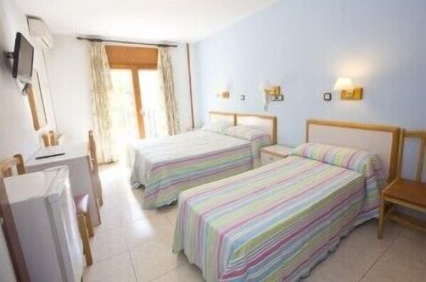 Desk, iron/ironing board, rollaway beds, free WiFi