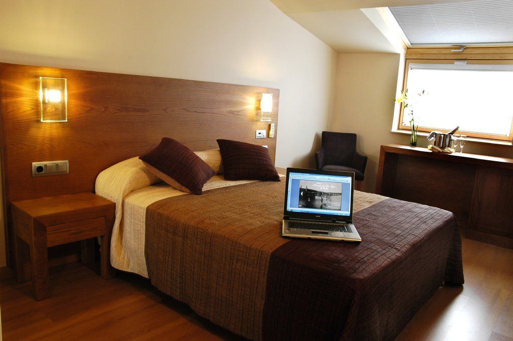 minibar, desk, rollaway beds, free wifi
