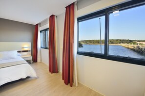 Kamar Double | Minibar, meja kerja, Wi-Fi gratis, dan seprai linen