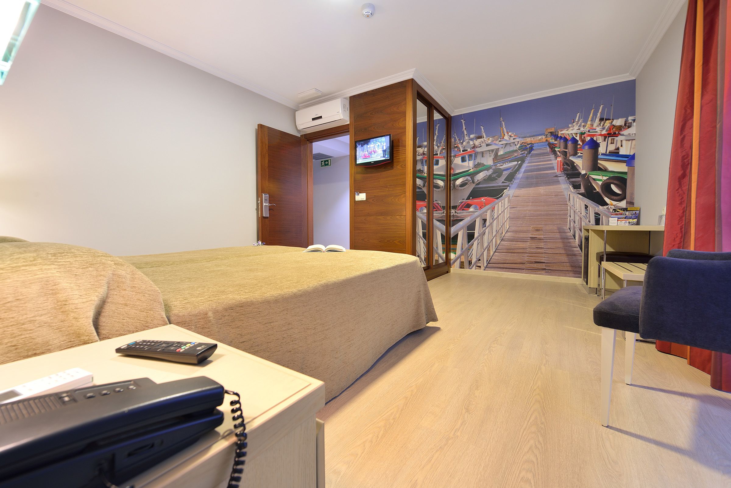 double room | minibar, desk, rollaway beds, free wifi