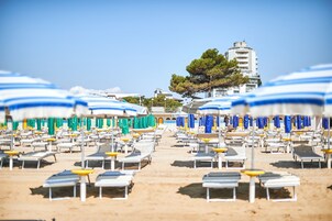 Una playa cerca