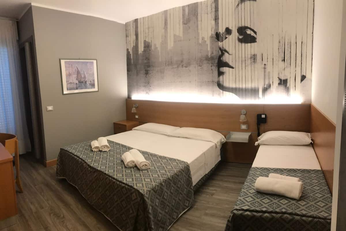 triple room | in-room safe, free wifi