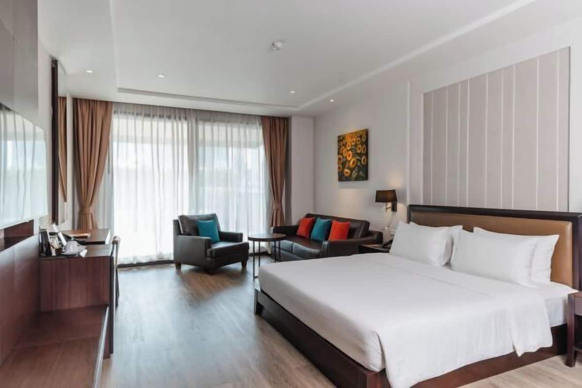 1 bedroom, premium bedding, in-room safe, individually furnished