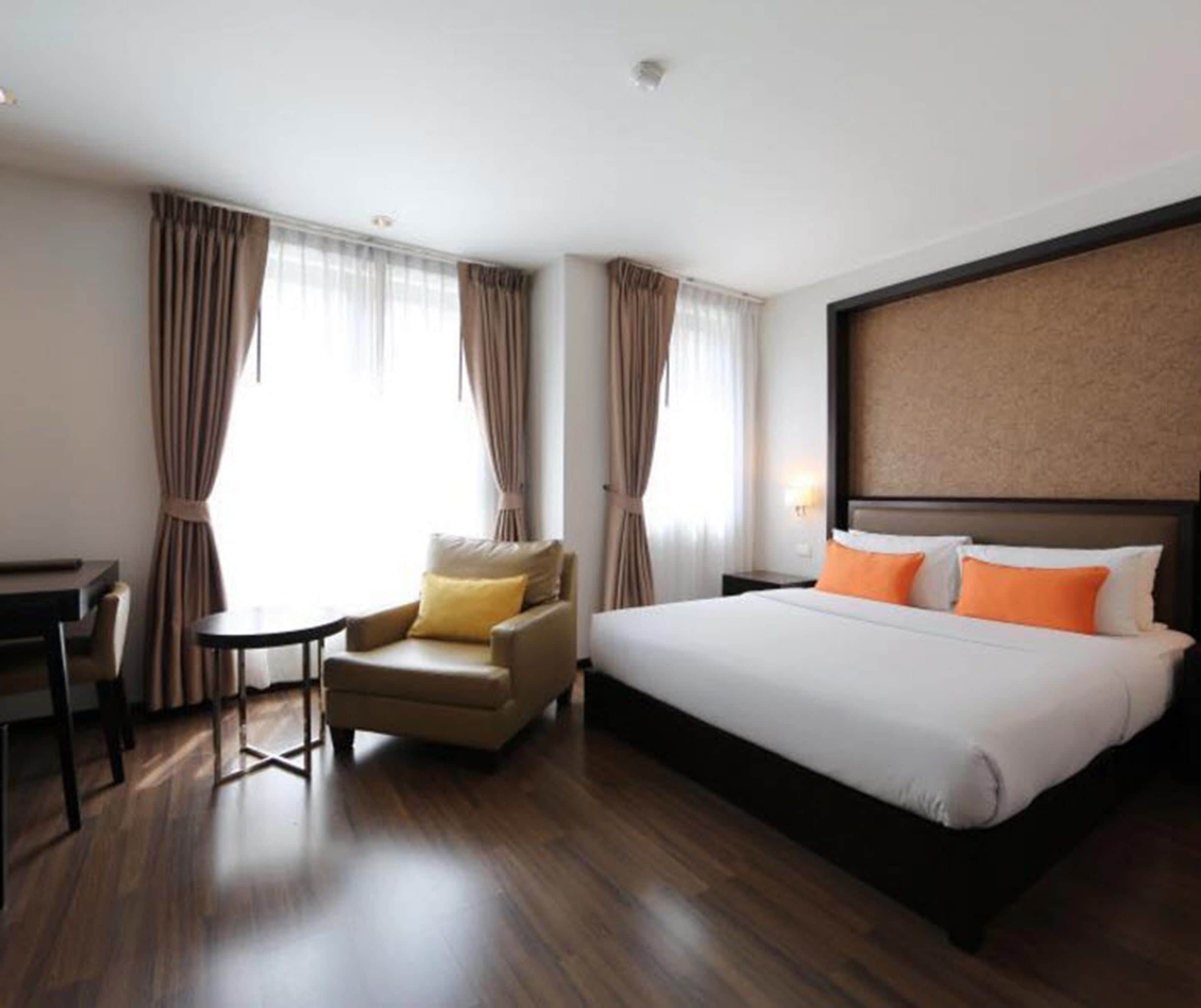 superior room, 1 king bed | 1 bedroom, premium bedding, in-room safe, individually furnished