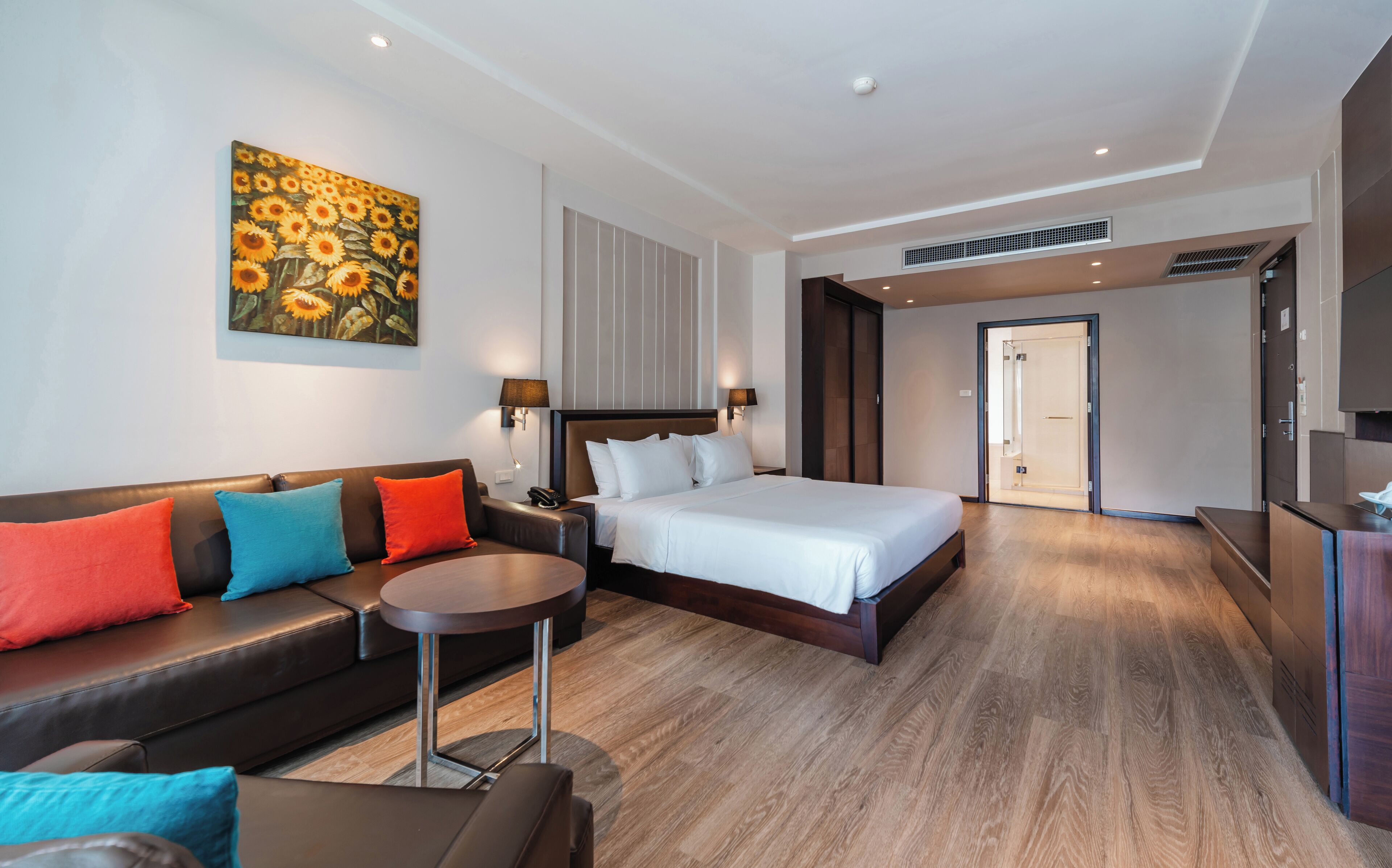 suite, 1 king bed | 1 bedroom, premium bedding, in-room safe, individually furnished