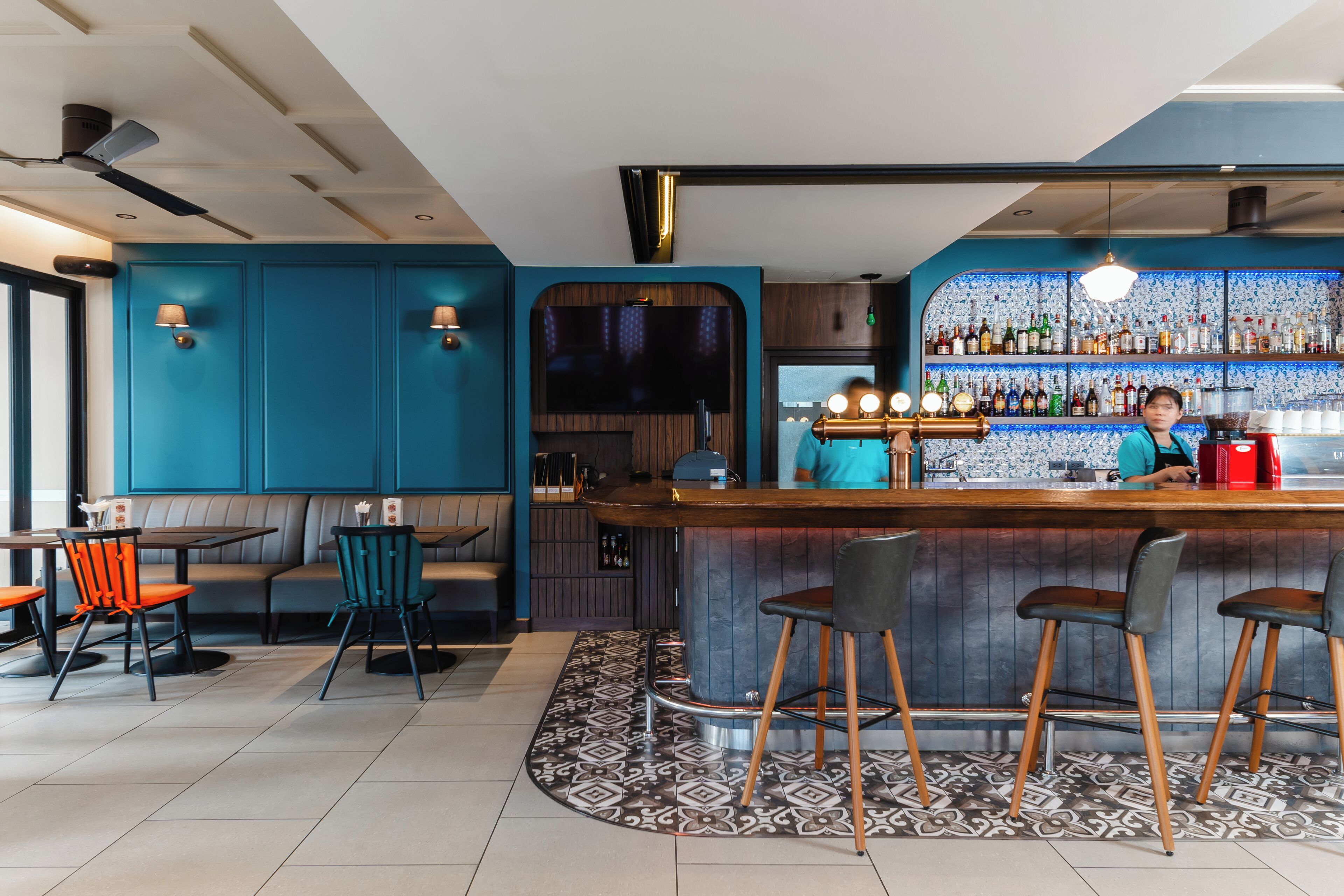 breakfast, lunch and dinner served