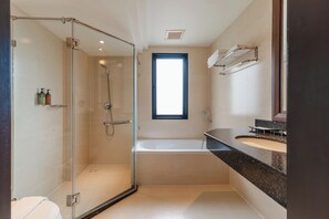 Kamar Superior, 1 Tempat Tidur King | Kamar mandi | Shower, perlengkapan mandi gratis, pengering rambut, dan handuk