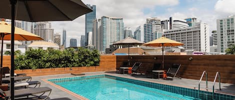 Outdoor pool, pool loungers