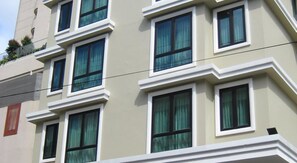 Exterior - The Dawin Hotel (Bangkok)