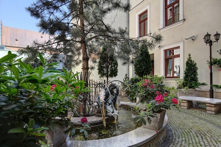 Property grounds. Hotel Wawel