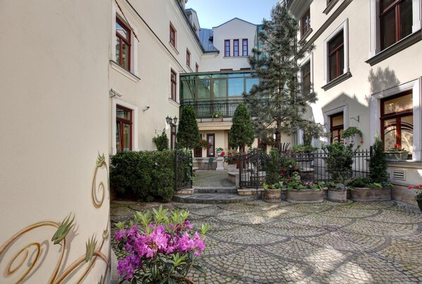 Property grounds - Hotel Wawel (Kraków)