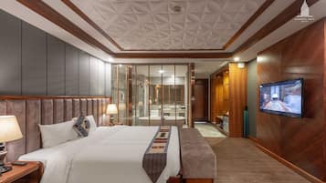 President Room | Living room | 32-inch LCD TV with cable channels, TV