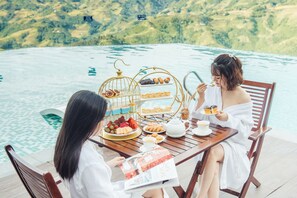 Breakfast, dinner and brunch served  - Bamboo Sapa Hotel (Sa Pa)