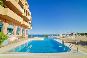 Indoor pool, outdoor pool, pool loungers - Casamaïa Apartments, Affiliated by Meliá (Benalmádena)