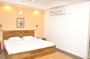 Nệm Select Comfort, minibar, két bảo mật tại phòng, bàn 