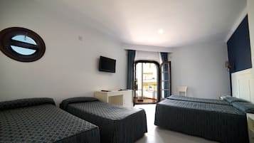 Double Room+Extra bed, Balcony | Minibar, in-room safe, desk, soundproofing