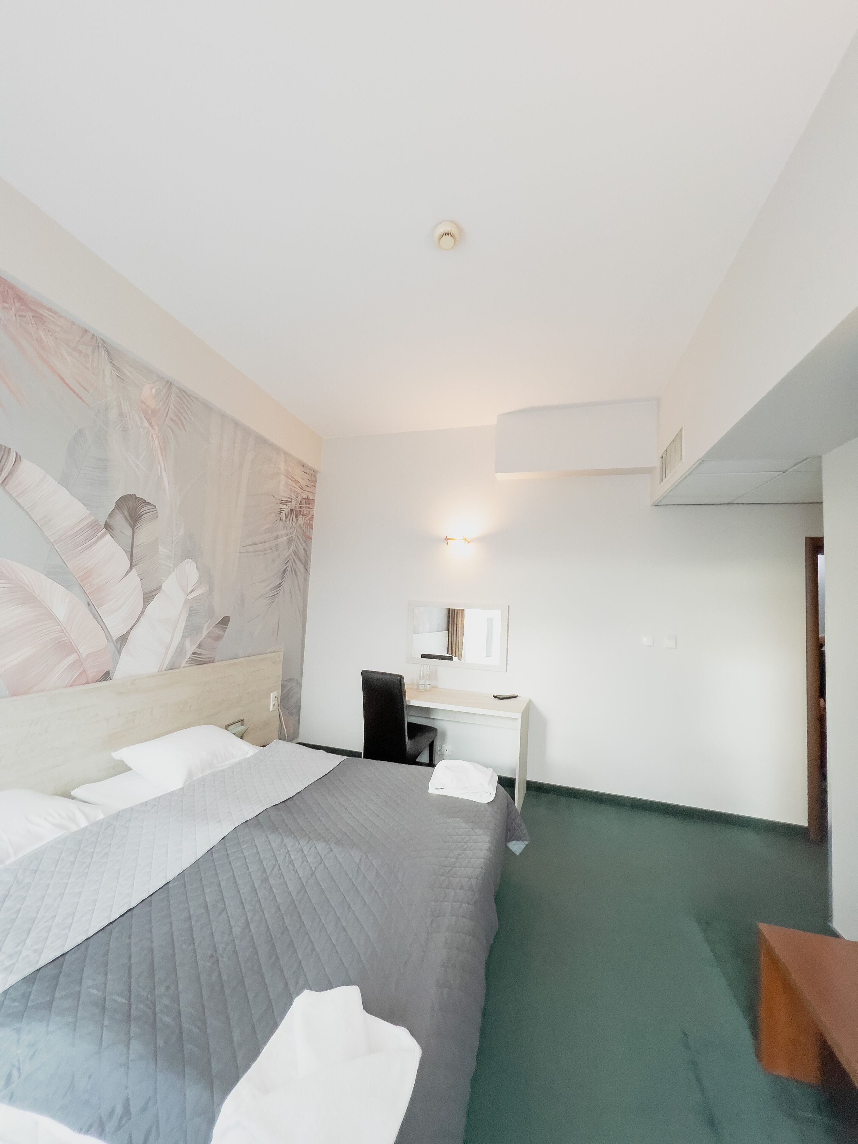 Desk, iron/ironing board, free WiFi, bed sheets
