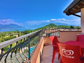 Standard Apartment, 1 Bedroom, Lake View, Poolside | Terrace/patio