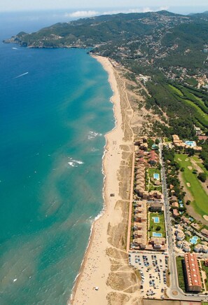 Plage à proximité, sable blanc