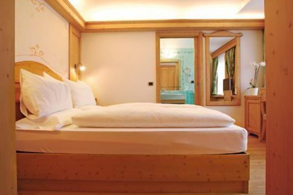 down duvets, in-room safe, desk, blackout curtains