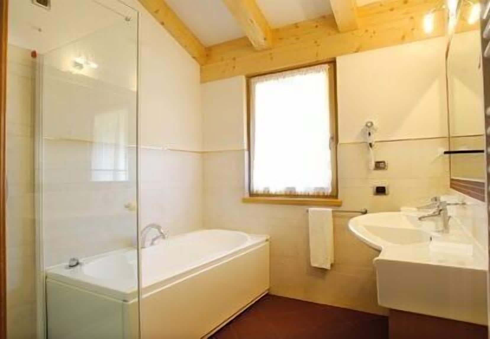 shower, free toiletries, hair dryer, bathrobes