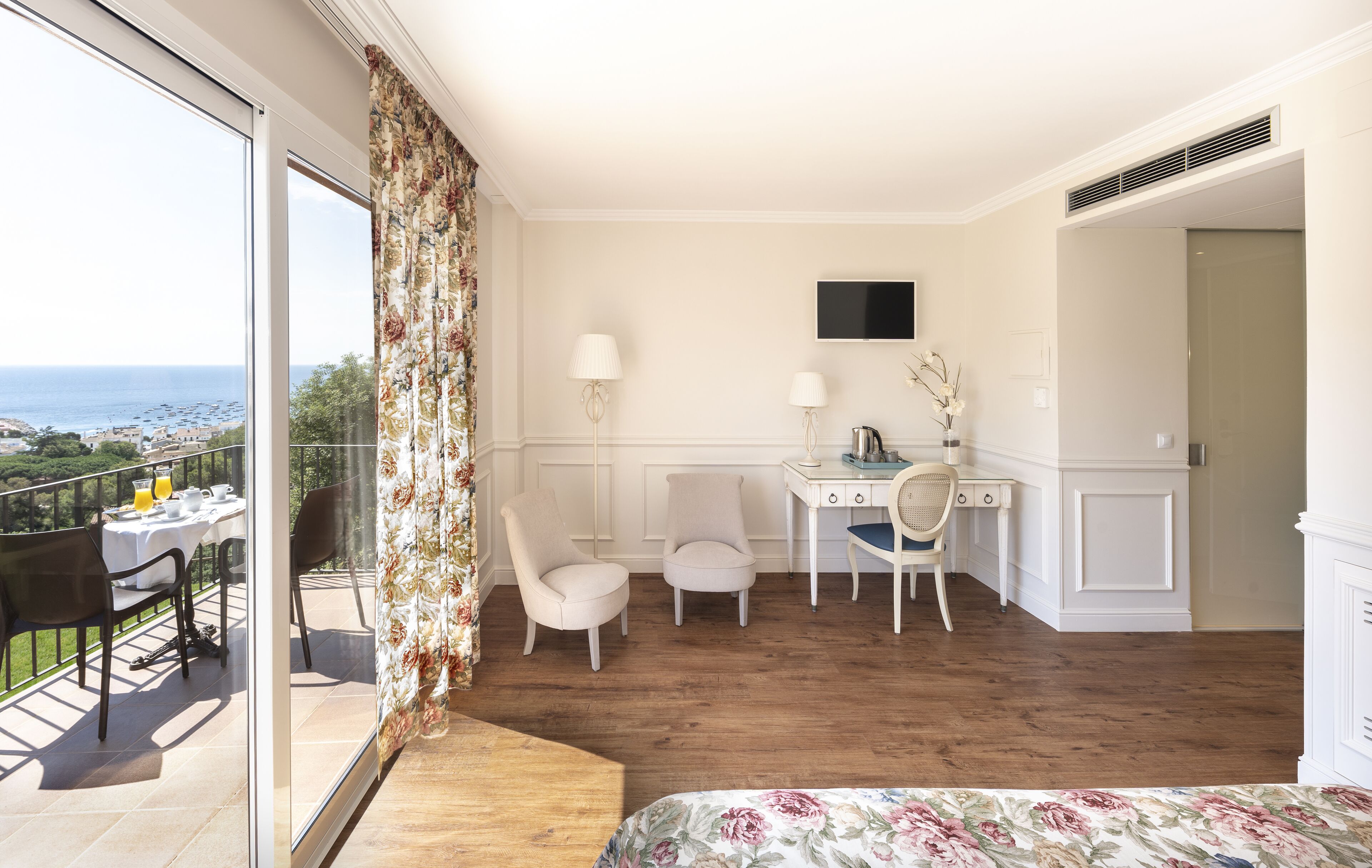 premium room, terrace, ocean view | minibar, in-room safe, desk, blackout curtains