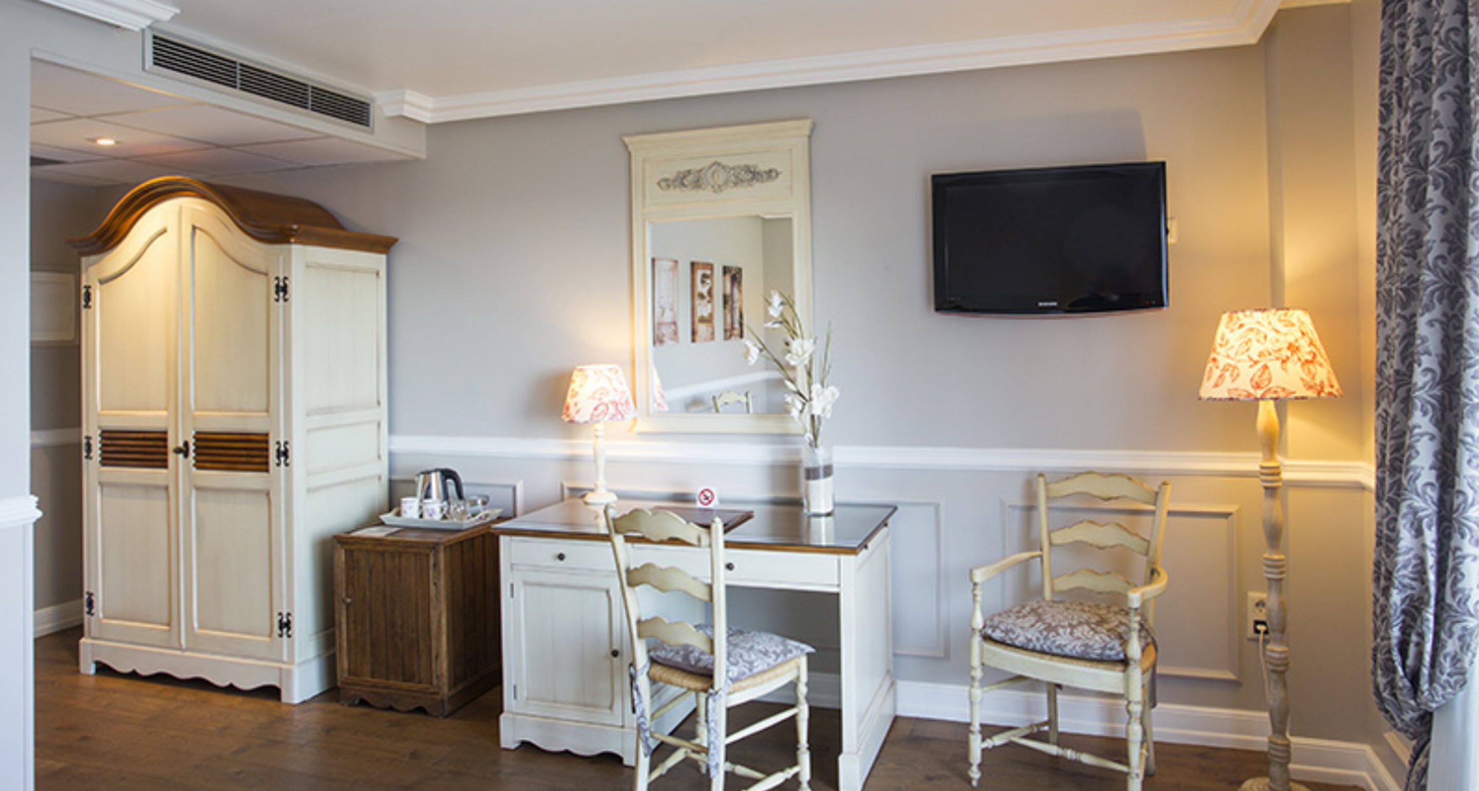 double room deluxe with private garden and sea view | minibar, in-room safe, desk, blackout curtains