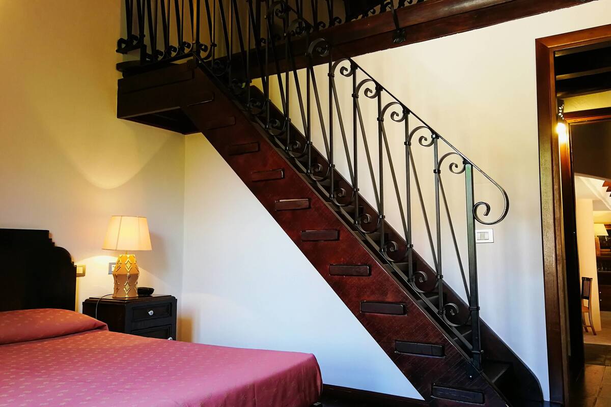 quadruple room | minibar, in-room safe, desk, free wifi