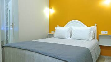 Double Room | Egyptian cotton sheets, pillowtop beds, iron/ironing board, free WiFi