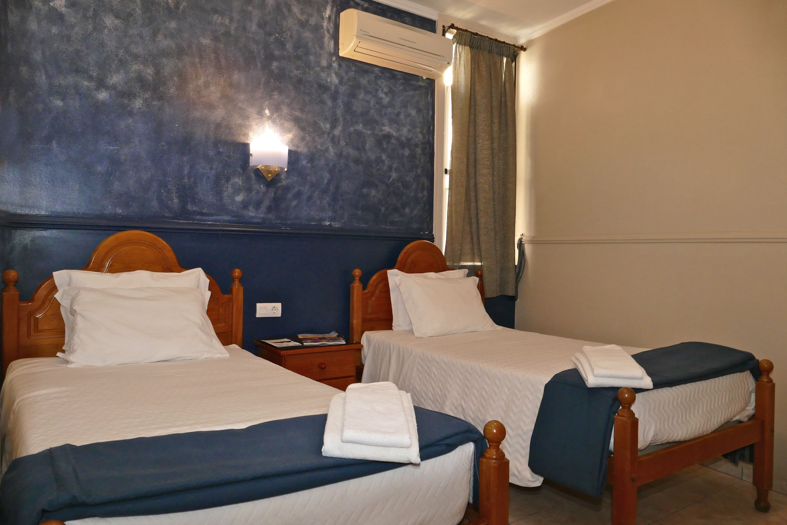 Standard Twin Room | Egyptian cotton sheets, pillowtop beds, iron/ironing board, free WiFi