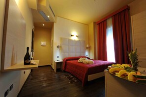 Suite junior | Escritorio, sistema de insonorización, camas supletorias y wifi gratis