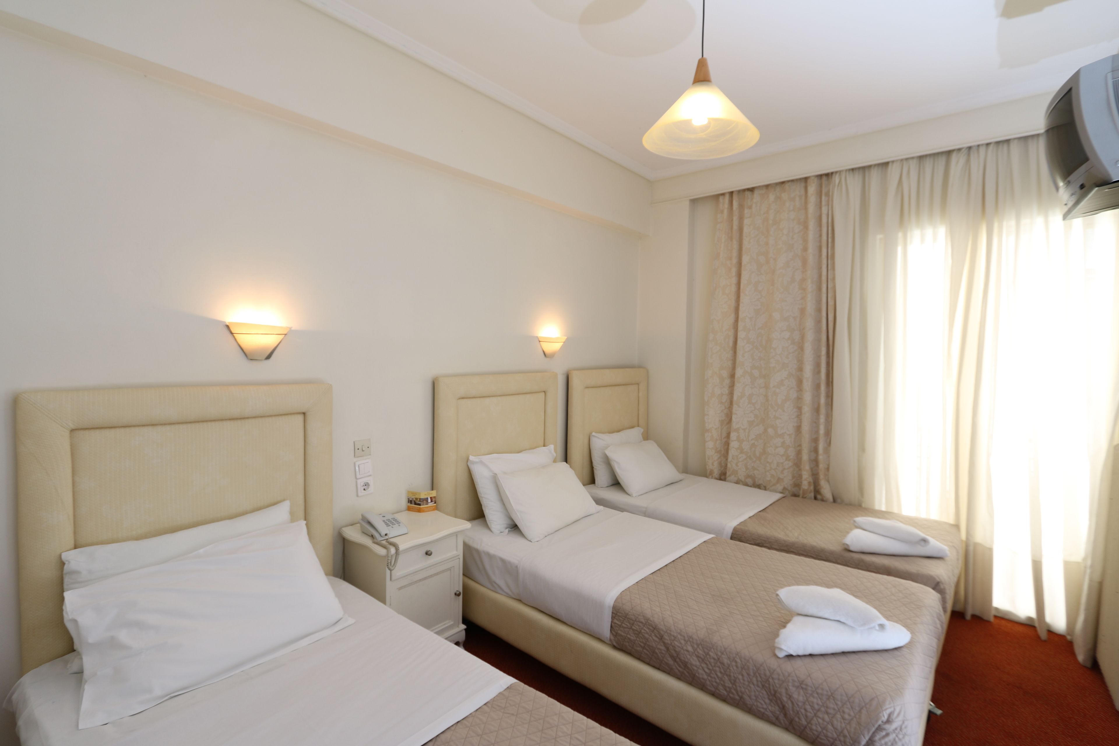 Draps en coton égyptien, coffres-forts dans les chambres, bureau