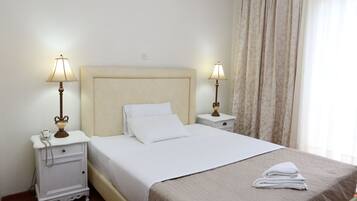 Egyptian cotton sheets, in-room safe, desk, soundproofing