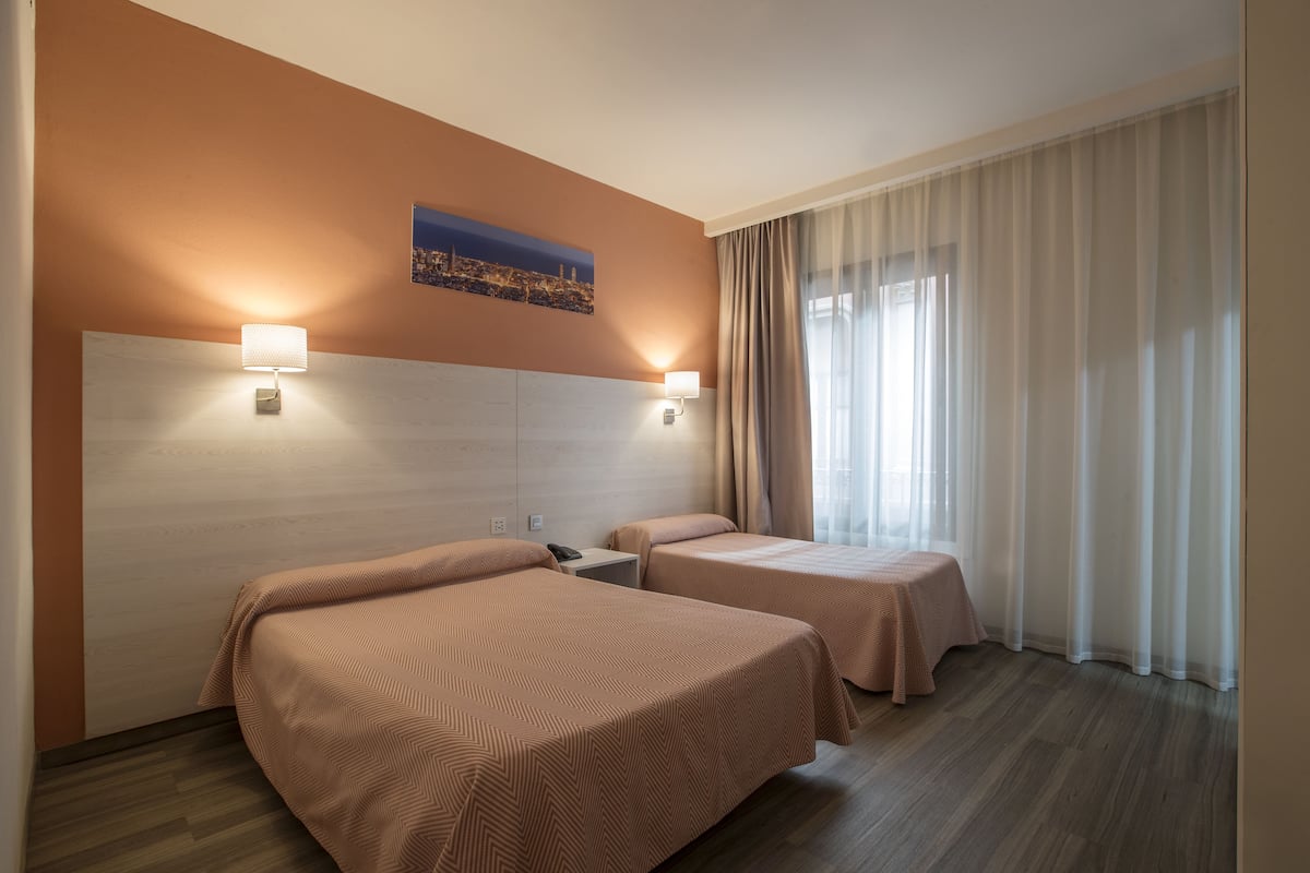 In-room safe, desk, free WiFi, bed sheets