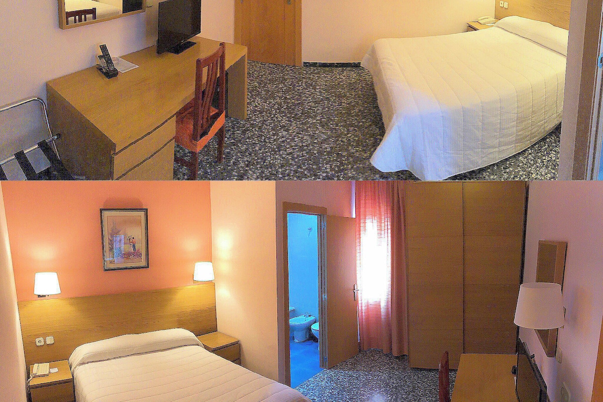 Economy Double Room, 1 Double Bed | In-room safe, desk, free WiFi, bed sheets