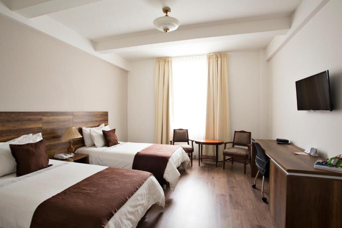 Coffres-forts dans les chambres, bureau, rideaux occultants